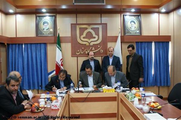 با حضور وزیر ارتباطات تفاهم نامه همکاری بین دانشگاه سمنان و پژوهشگاه ارتباطات و فن اوری اطلاعات به امضا رسید