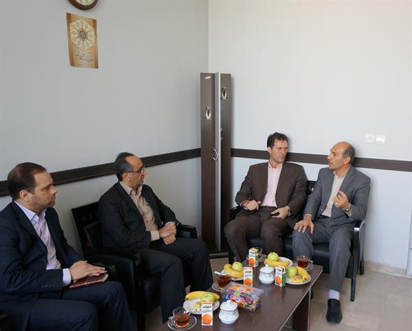 ملاقات مهندس صادر مدیر کل اداره پست استان با مهندس شهاب مدیر کل ارتباطات و فناوری اطلاعات استان
