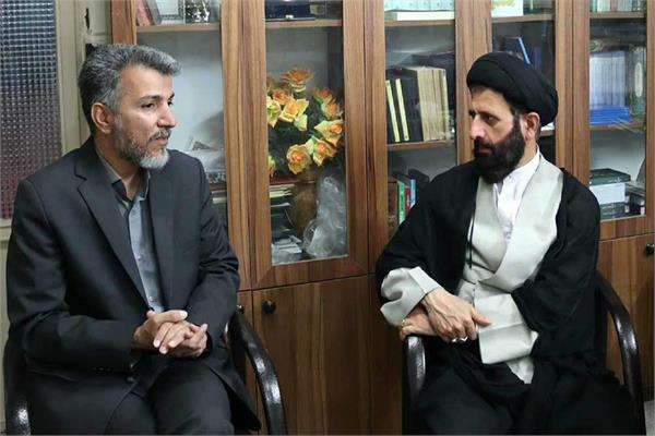 دیدار سرپرست اداره کل ارتباطات و فناوری اطلاعات سمنان با امام جمعه شهرستان گرمسار