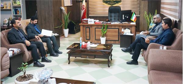 تفاهم نامه اجرای 65 کیلومتر شبکه فیبر نوری منازل و کسب و کارها در  شهر گرمسار